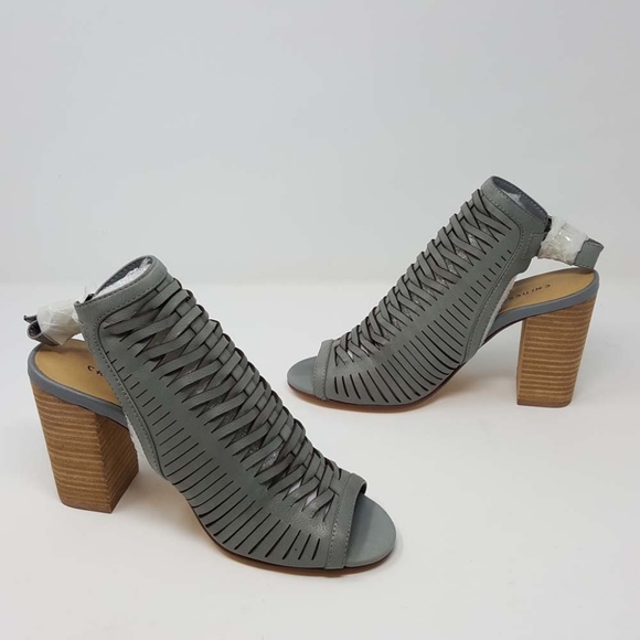 Chinese Laundry Woven Gray Sandals - Picture 5 of 5